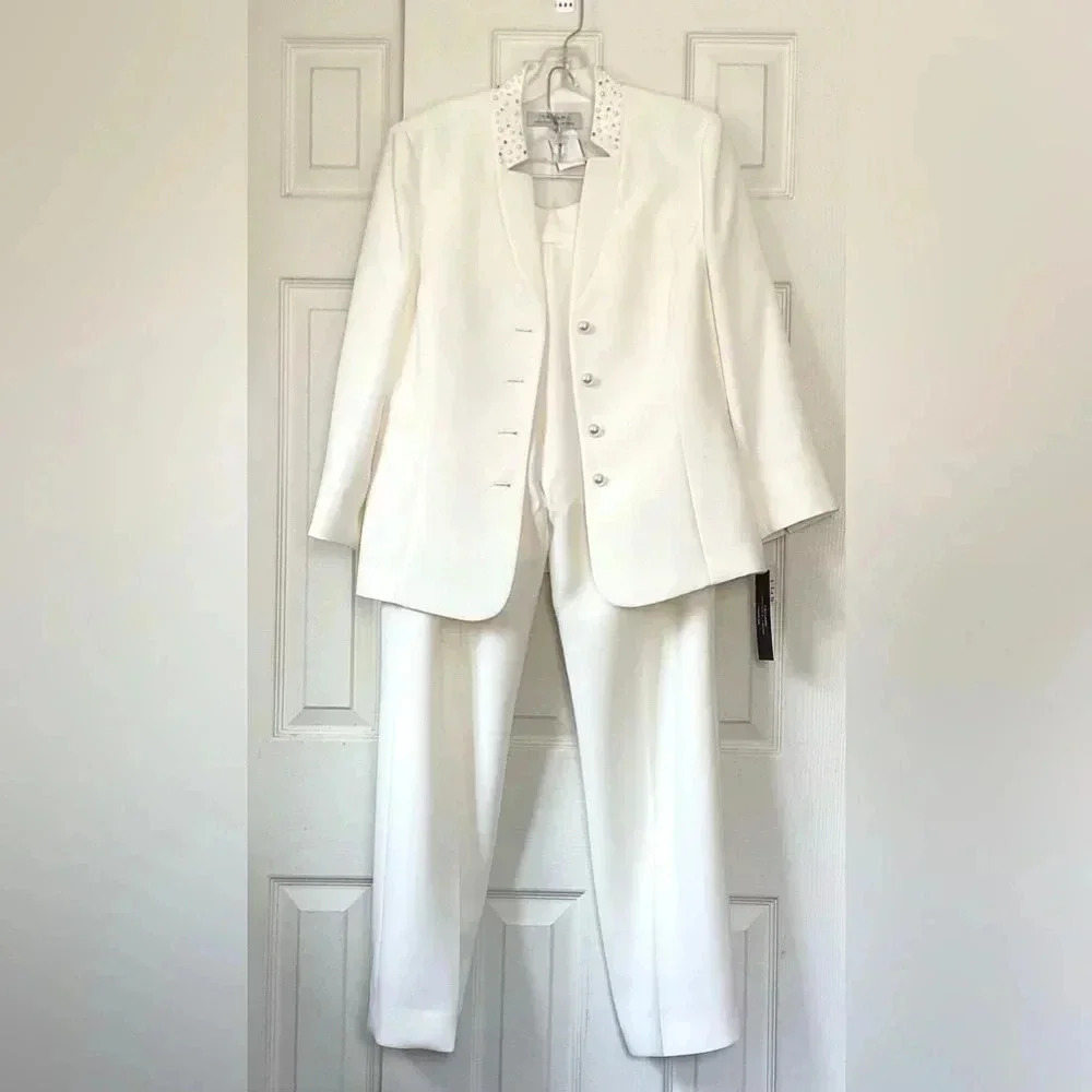 Tahari NWT off-white Bridal Wedding Pantsuit  beaded lined Pantsuit Size 8